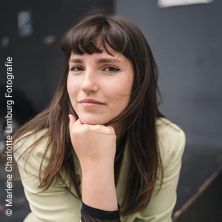 Carla Hinrichs - Lesung aus "Meine verletzte Generation"