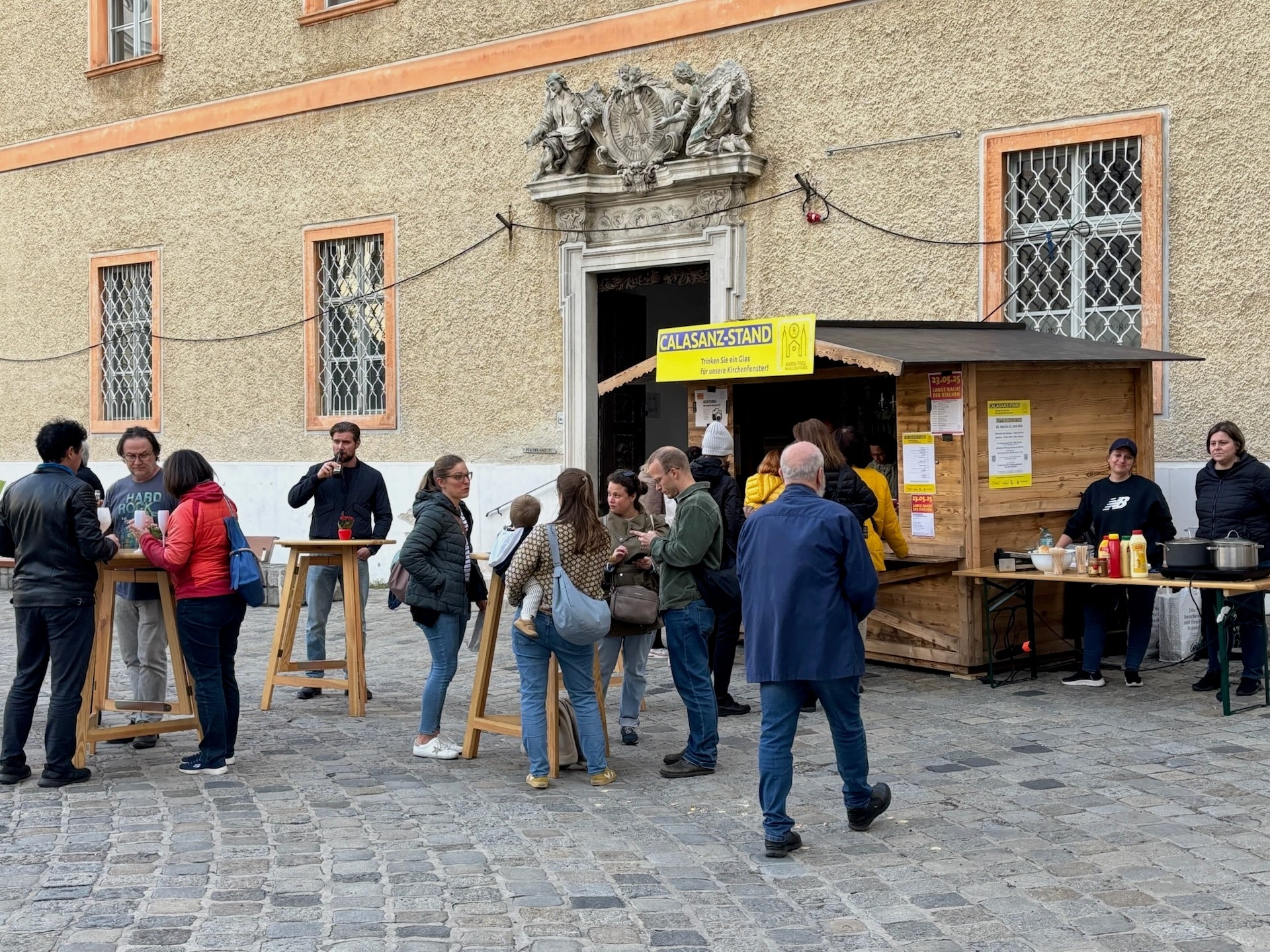 MitEINANDER auf ein Gläschen am Calasanzstand