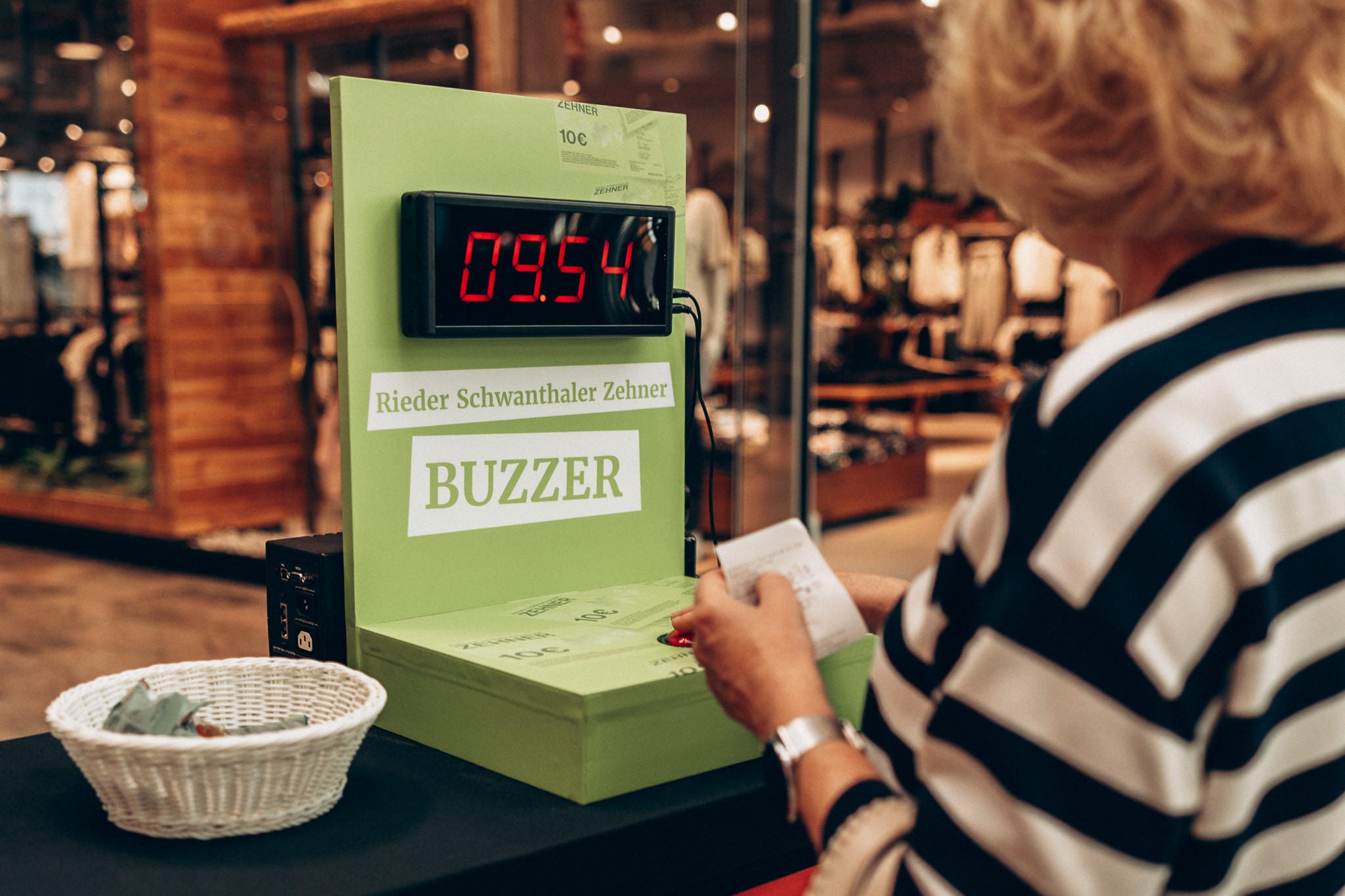 Shopping Night