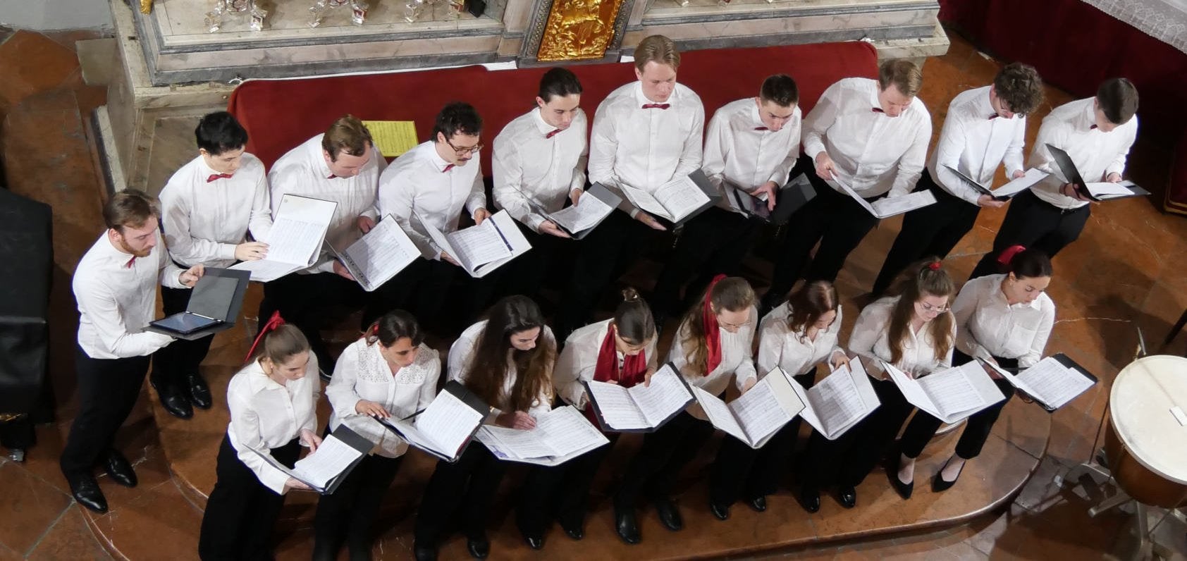 Alumni Chor der WSK  „Vom Morgen zum Abend zur Nacht – Von der Finsternis hin zum Licht“
