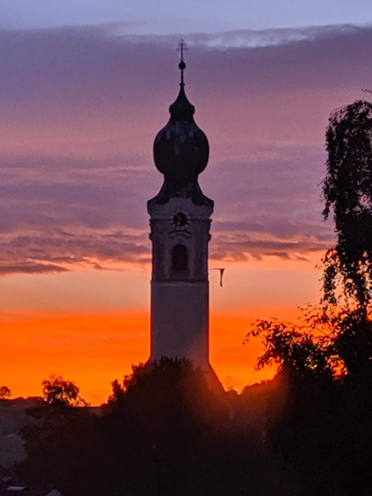 Stimmen &amp; Standhaftigkeit- Kirchenchor und mutige Heilige