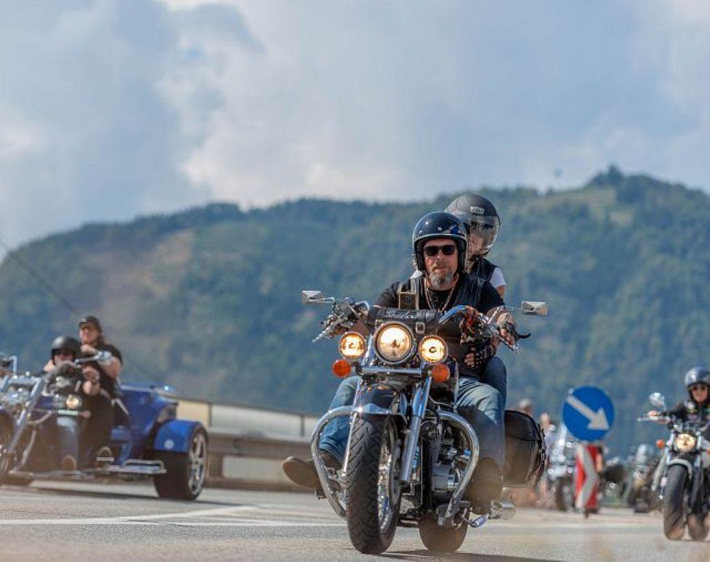 Harley Parade durch Feldkirchen
