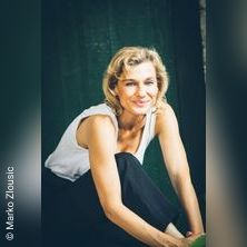 Valerie Sajdik - Amitiés