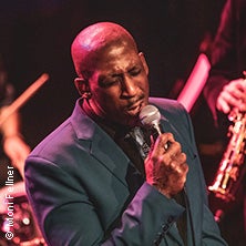Jawara mit internationaler Band - Soulin Christmas