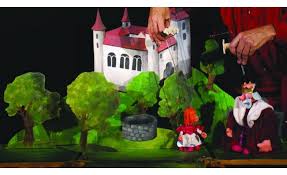 Theater Trittbrettl – Von der Prinzessin die sich um alles in der Welt den Mond wünschte