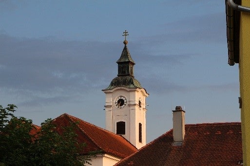 Im Nepomuk – Gotteshaus, Bildungshaus, Gasthaus