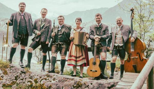 Weana Liad & Steirer Pasch