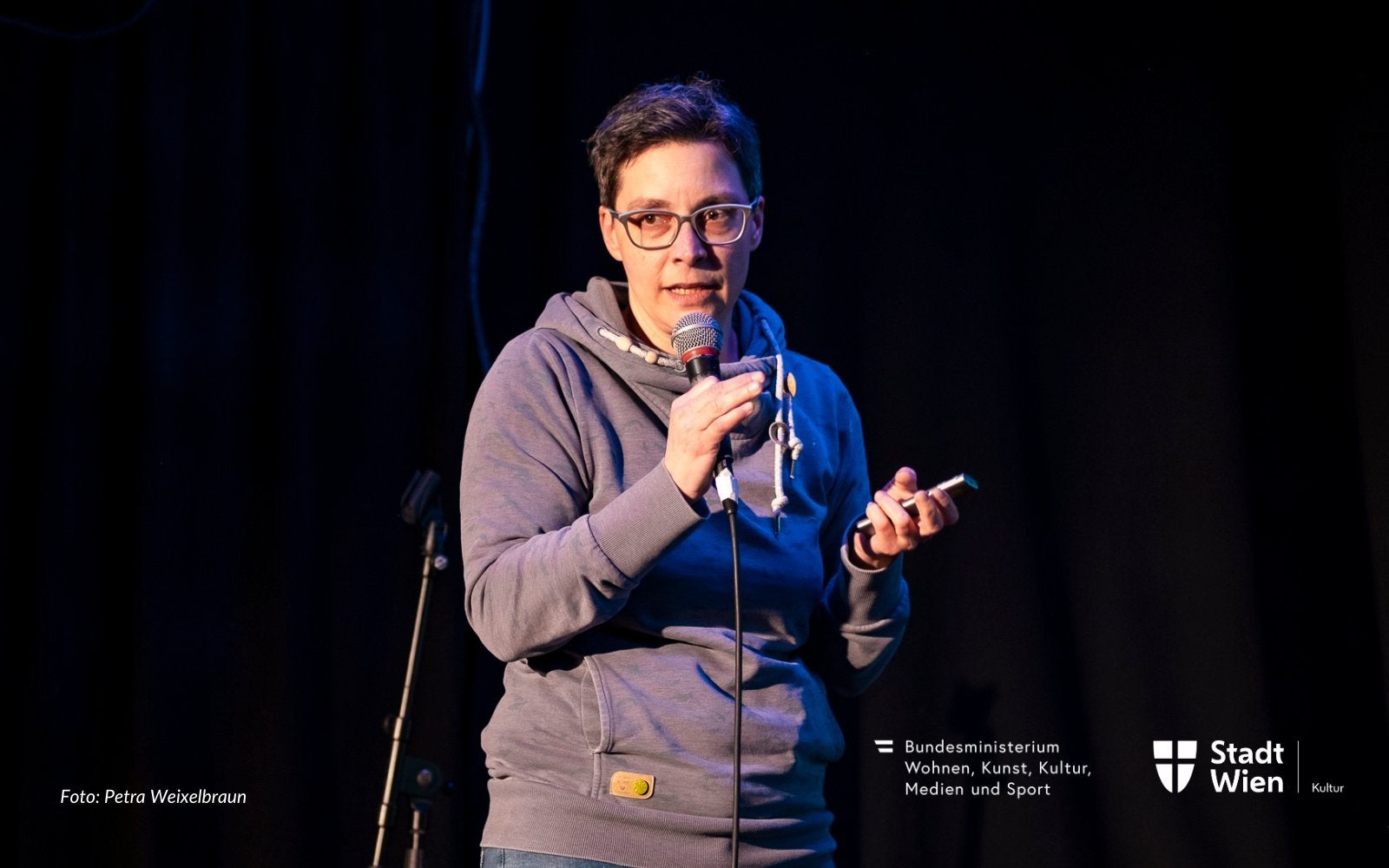 PowerPoint-Karaoke im Café Aera