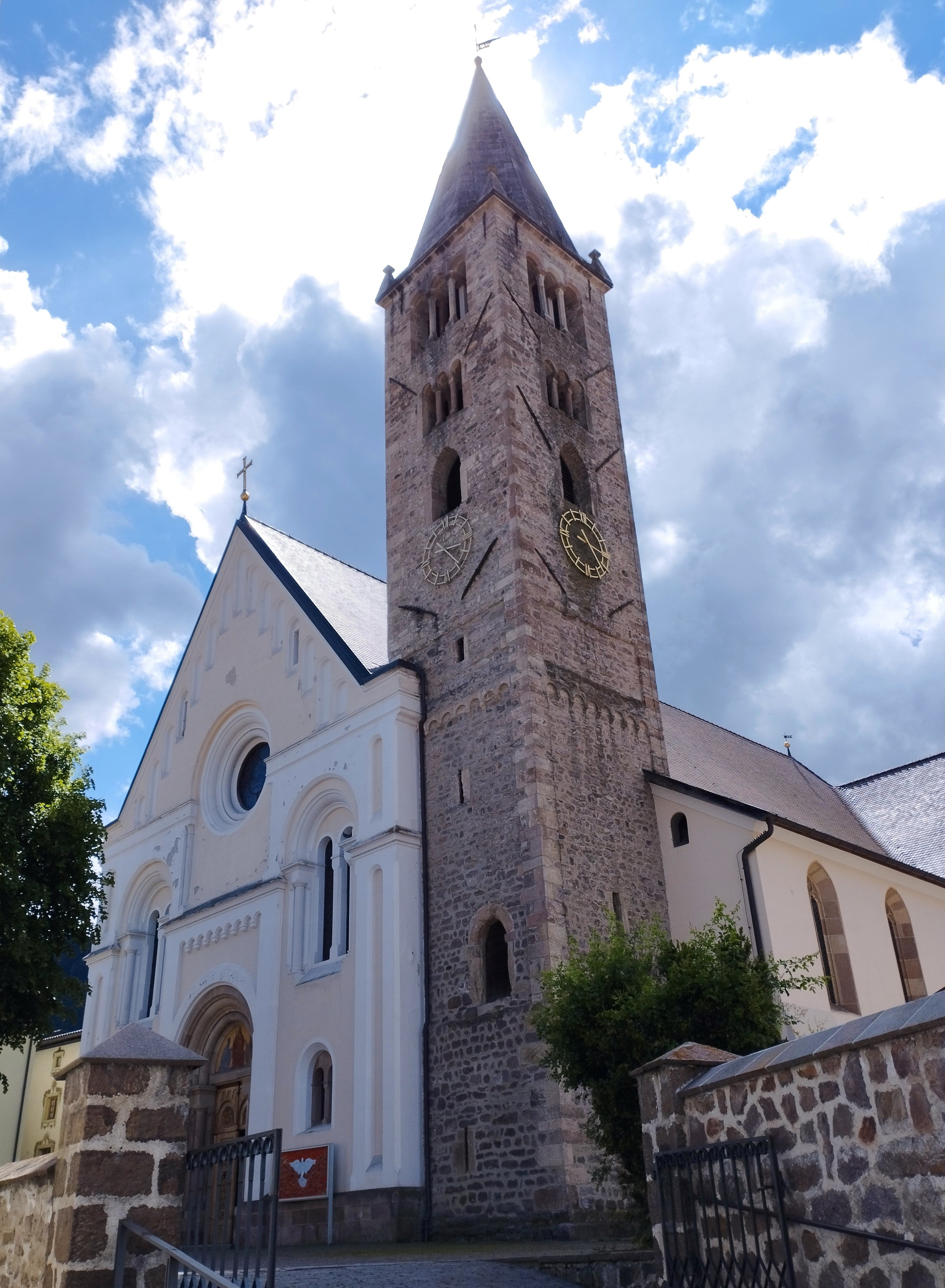Bastel- und Malecke für Kinder im Kirchhof/Pfarrheim