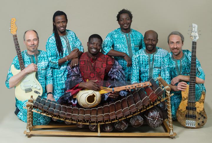 Mamadou Diabaté & Percussion Mania feat. Edith Lettner