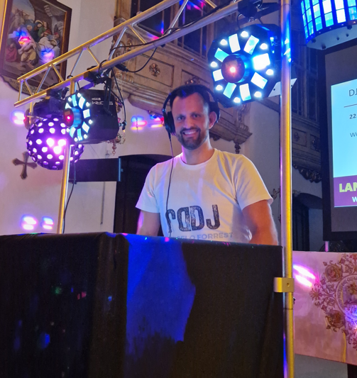 Pop, Beats &amp; Party – Eine Kirche wird zum Dancefloor