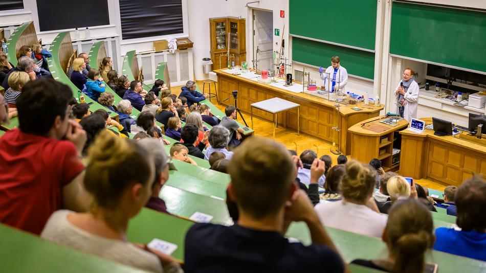 [LNF26] Chemie erleben: Welche Rolle spielen Farben in der Chemie?
