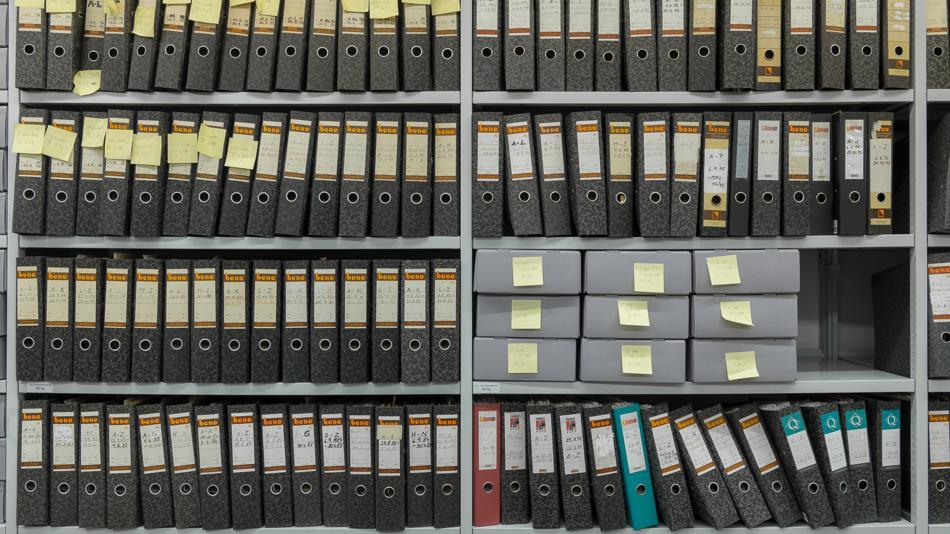 [LNF26] Vorstellungen von Täterschaft – was verrät ein Blick in Simon Wiesenthals Korrespondenzen und Bücher?