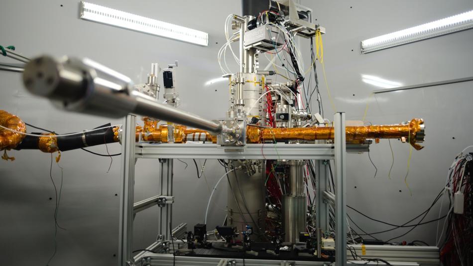 [LNF26] Wollen Sie einzelne Atome live sehen? In einem der besten Elektronenmikroskope der Welt?