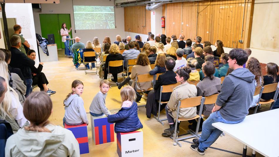 [LNF26] C07: PechaKucha Night: Science &amp; Design