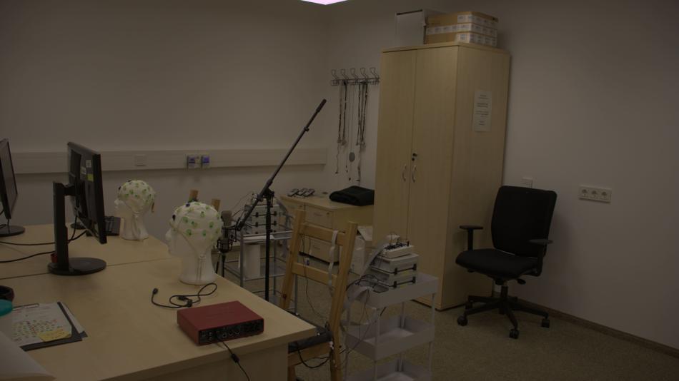 [LNF26] The Social Mind and Body Lab Tour