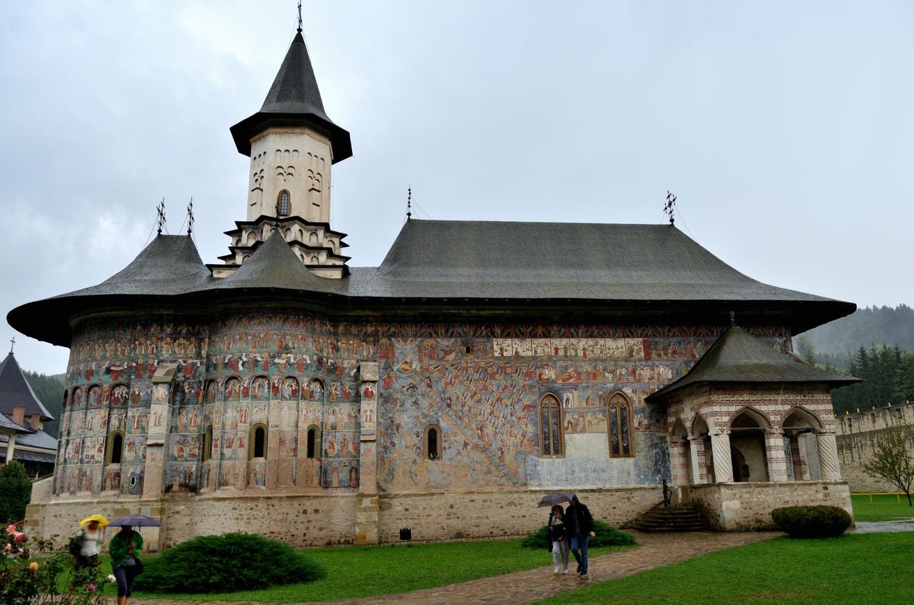 Kirchenburgen und Moldauklöster