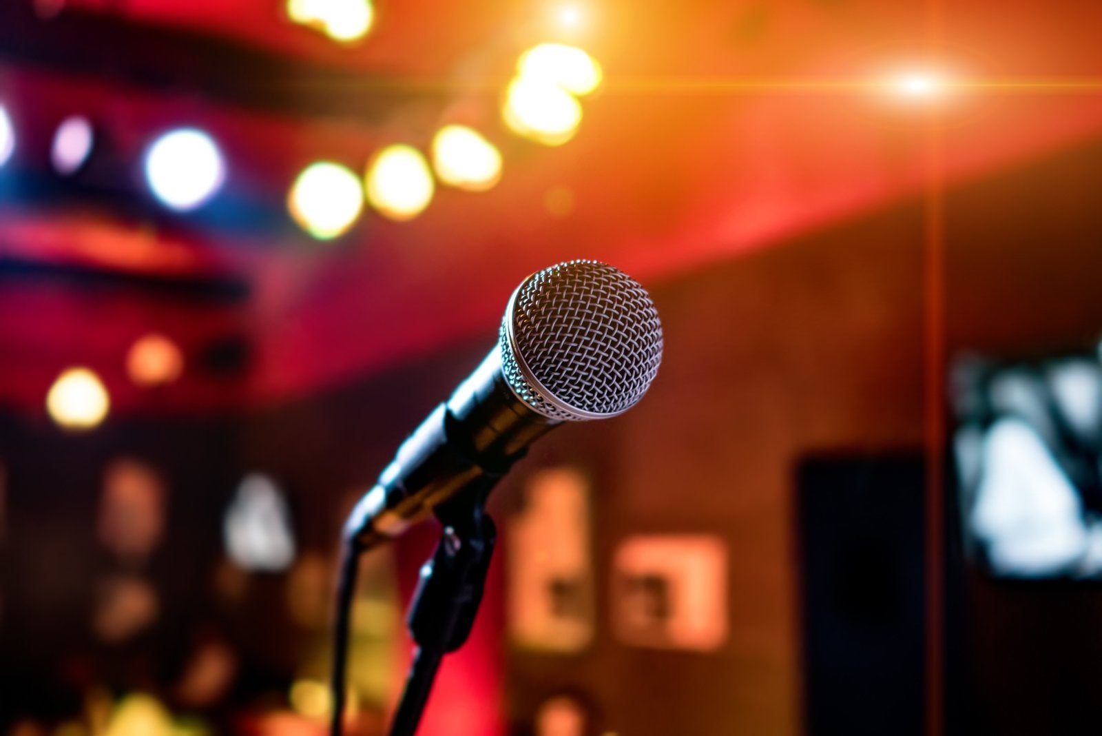 Singen: »KARAOKE« im Emailwerk