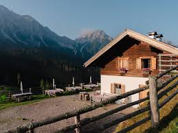 Alpine festival Lanzwiesen hut