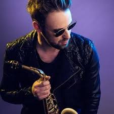 Max the Sax – Saxophon-Performance in Schloss Hunyadi