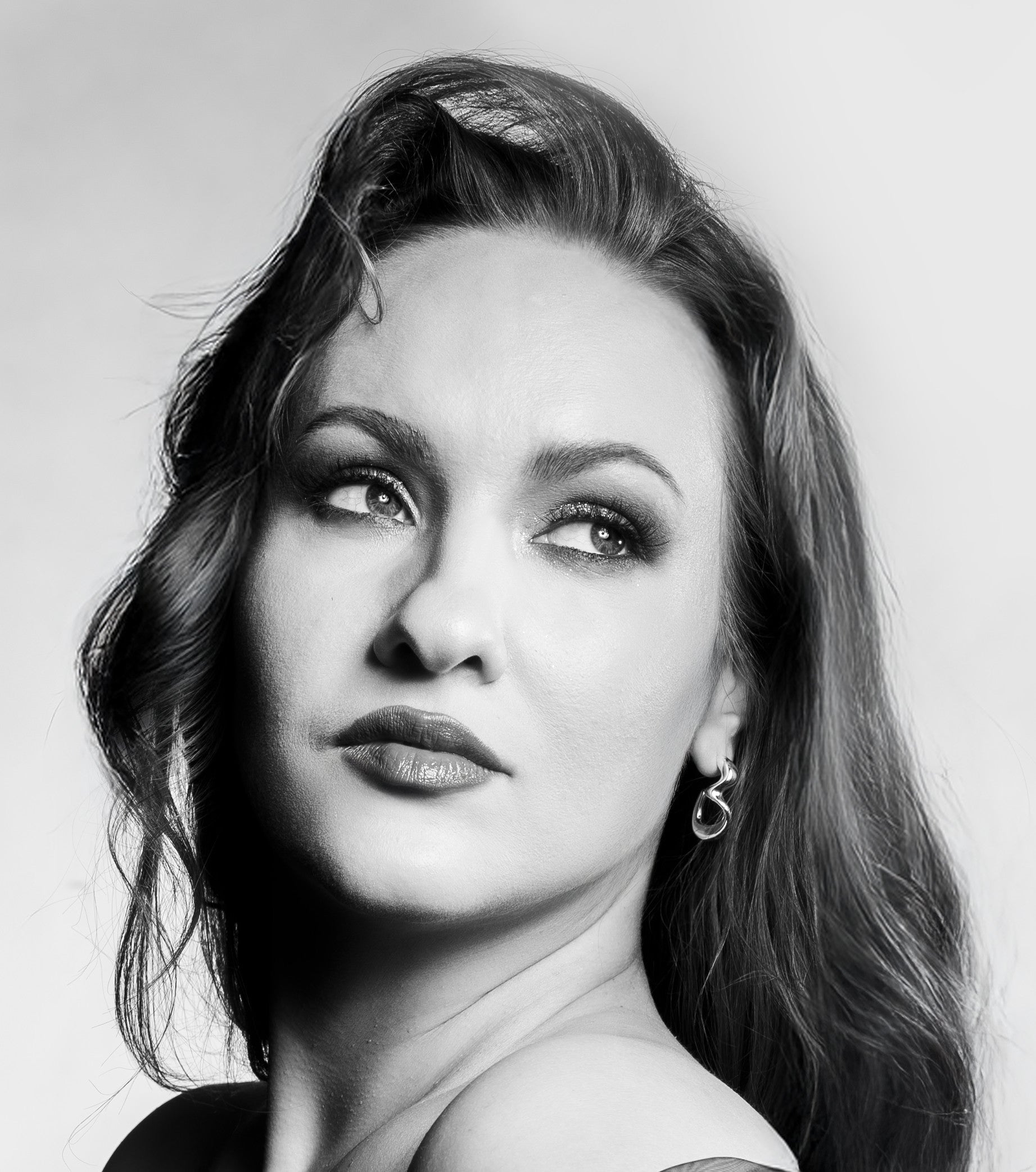 TÜNDE JAKAB MACHT LIEDER MIT HOFFNUNG