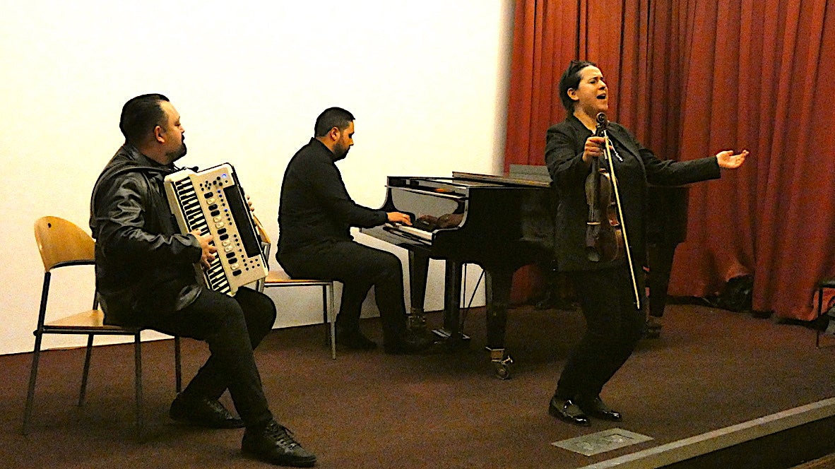 Eine MUSIKALISCHE REISE in die Welt der Roma in Wien