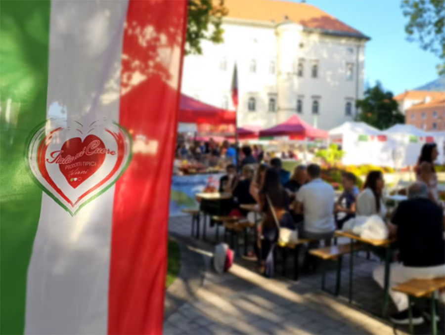 Italienischer Markt am Hauptplatz