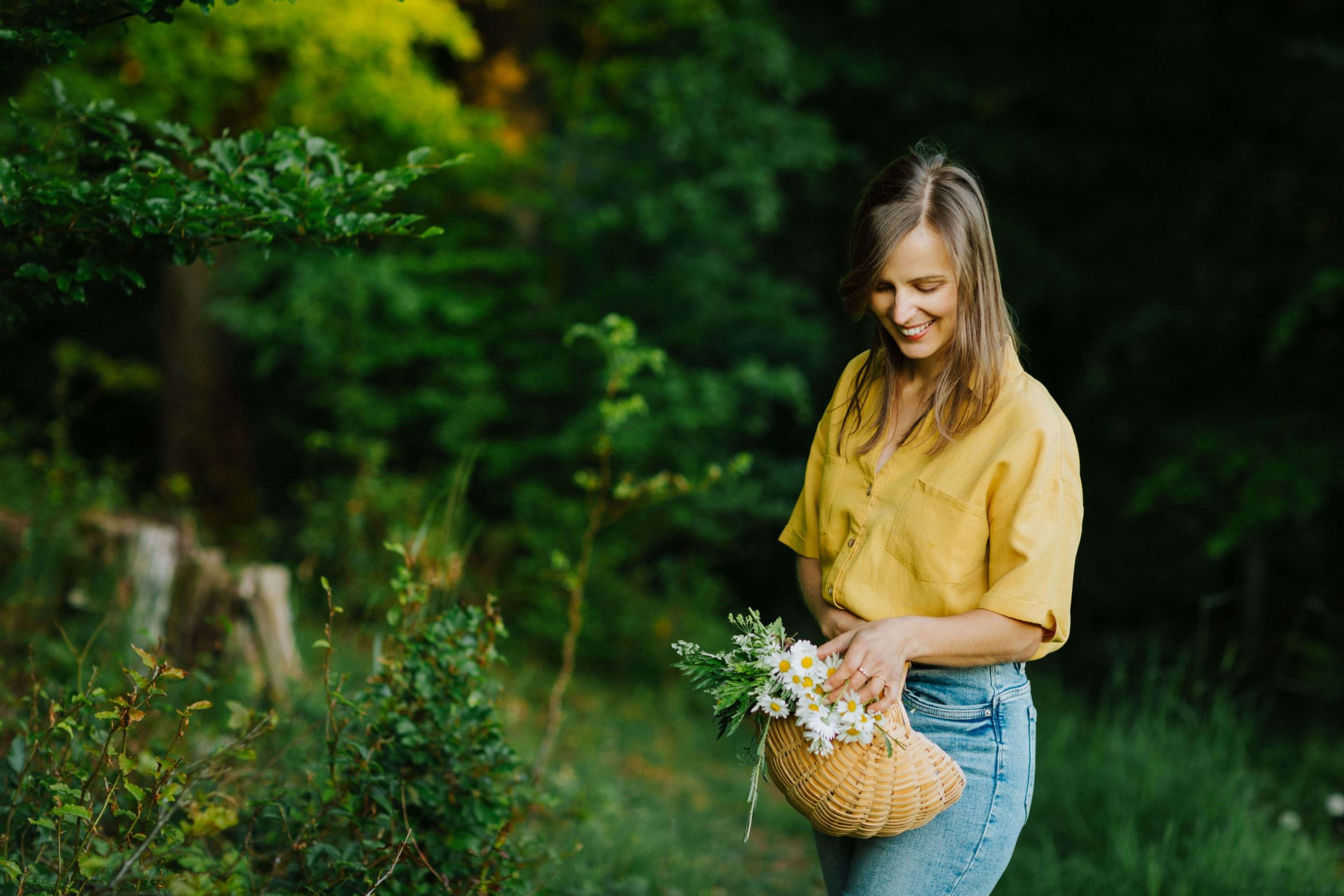 Frühlingswildkräuter & Essbares von Bäumen entdecken