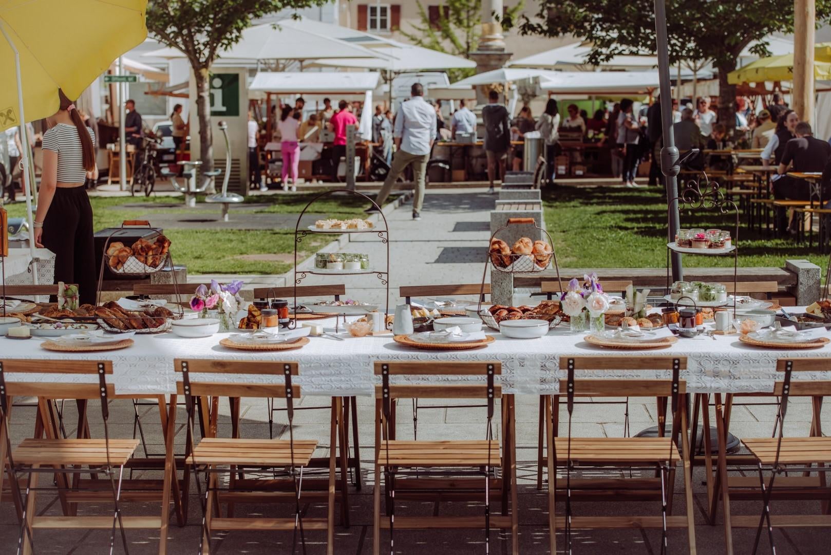 Lange Brunchtafel