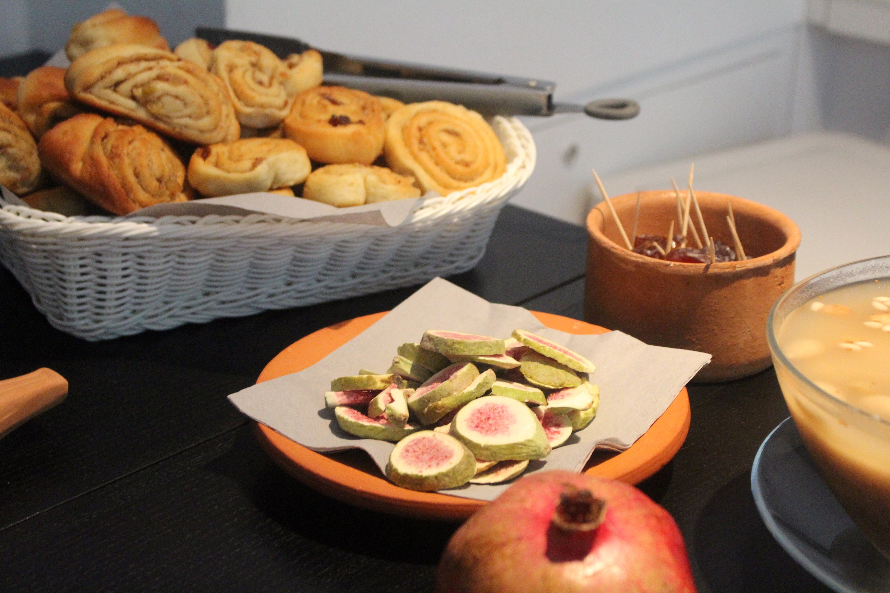 Brot und Wein, Rosinen und Feigen(-kuchen) (1 Sam 25,18)