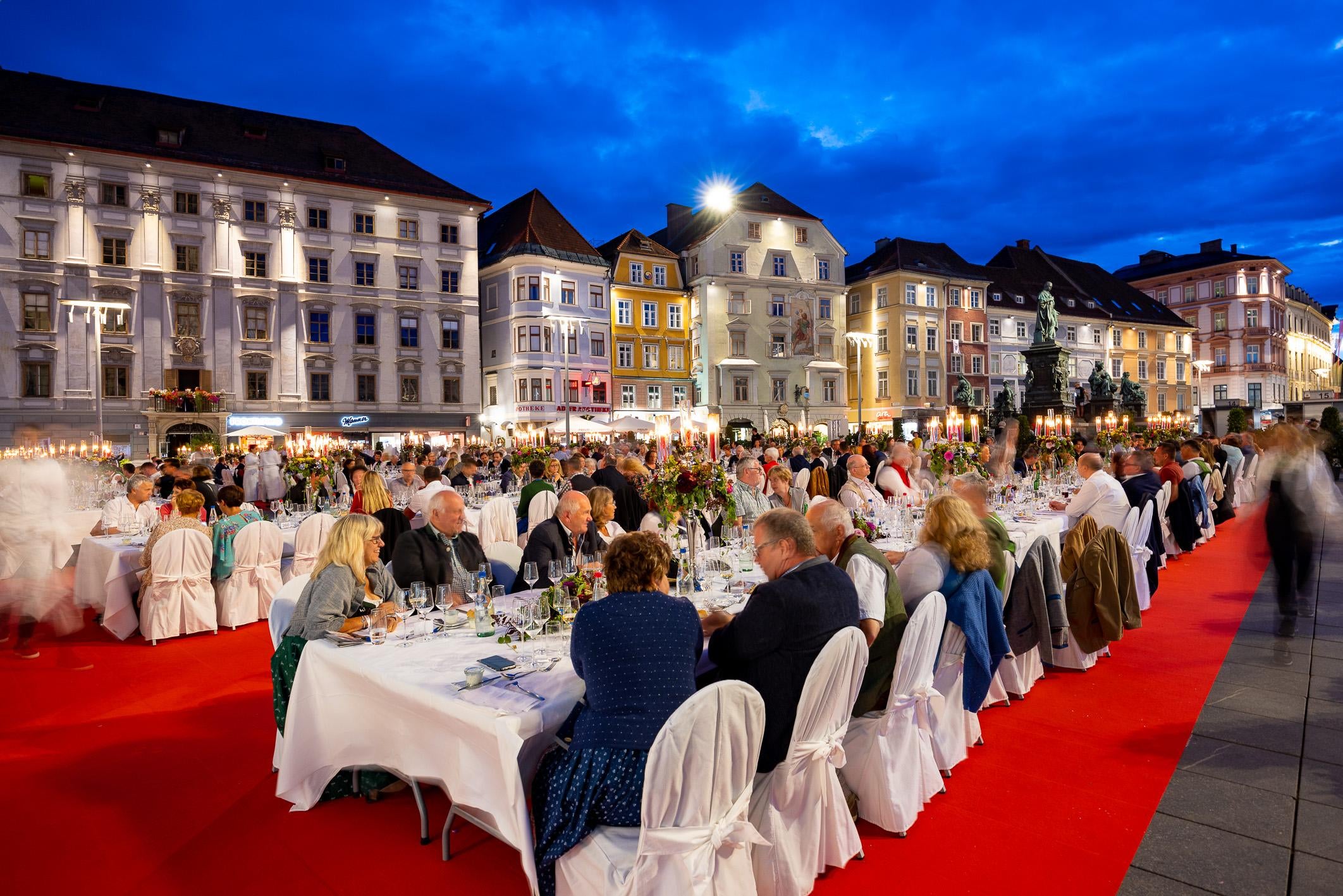 Lange Tafel der GenussHauptstadt