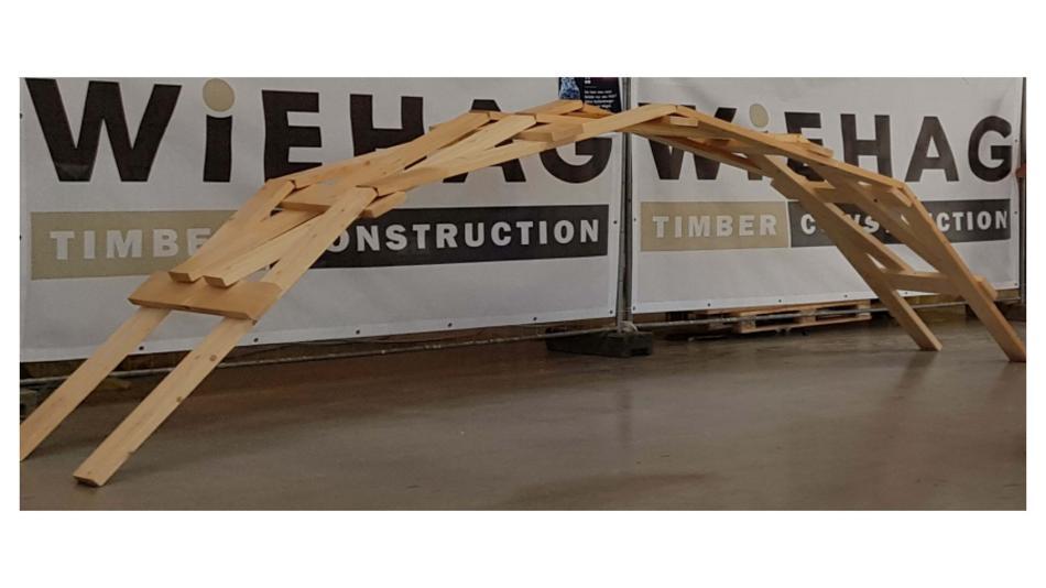 [LNF26] Wie baut man eine Brücke nur aus Holz (ohne Verbindungsmittel wie Nägel, Schrauben etc.)?