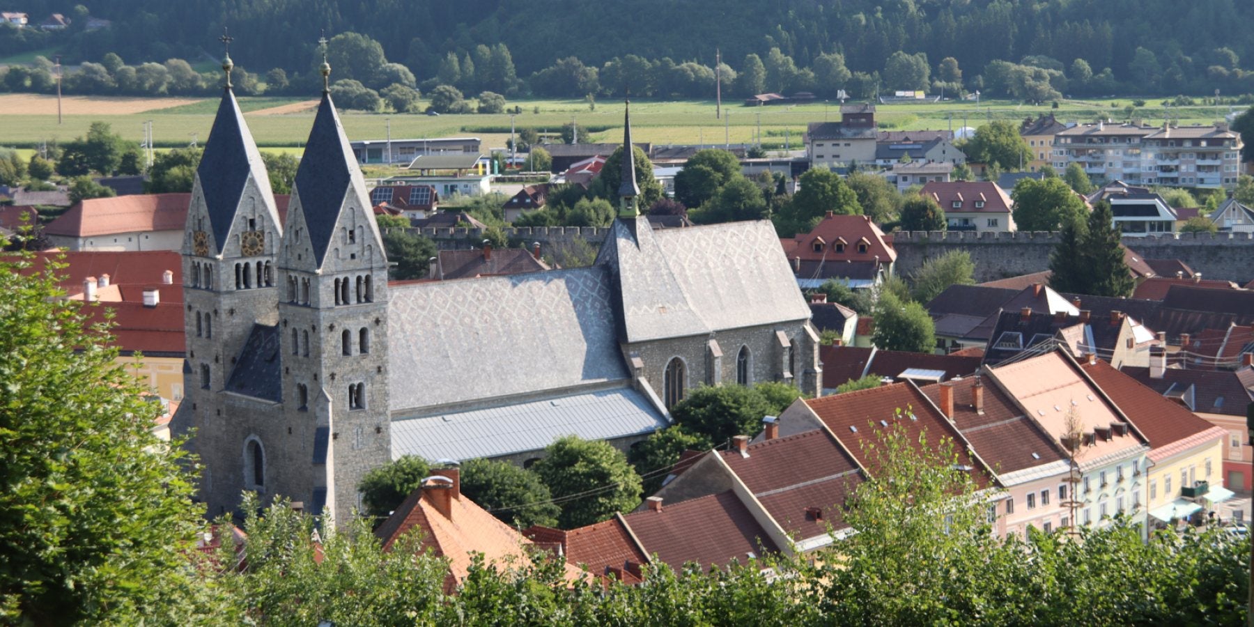 Die Stadtpfarrkirche entdecken: Symbole, Bilder und ihre Bedeutung