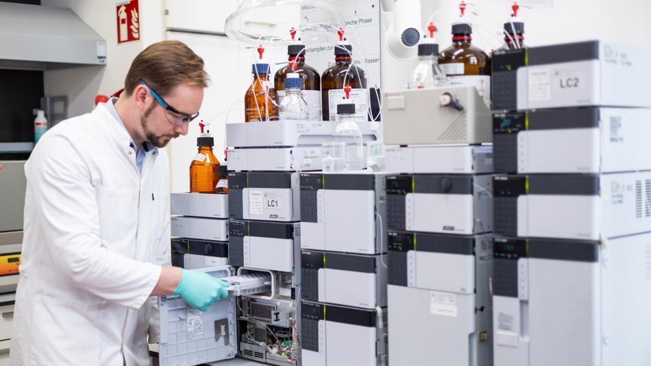 [LNF26] Führung durch das Labor der Österreichischen Apothekerkammer