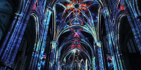 Light of Creation – Lichtshow in der Wiener Votivkirche