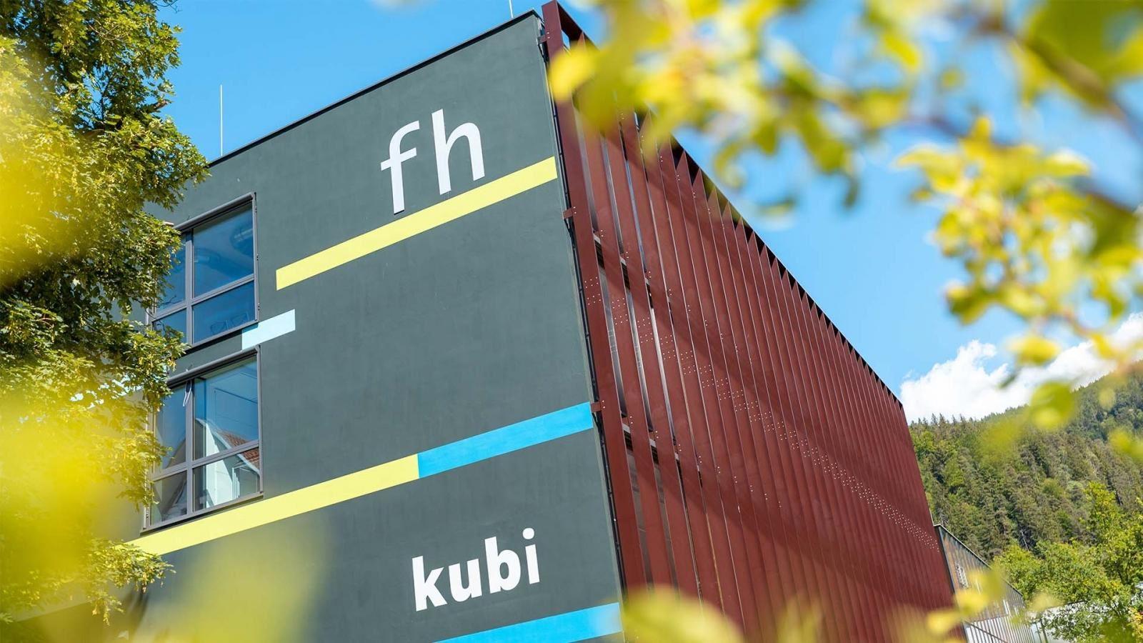 Kaffee, Kuchen & KI in der kubi