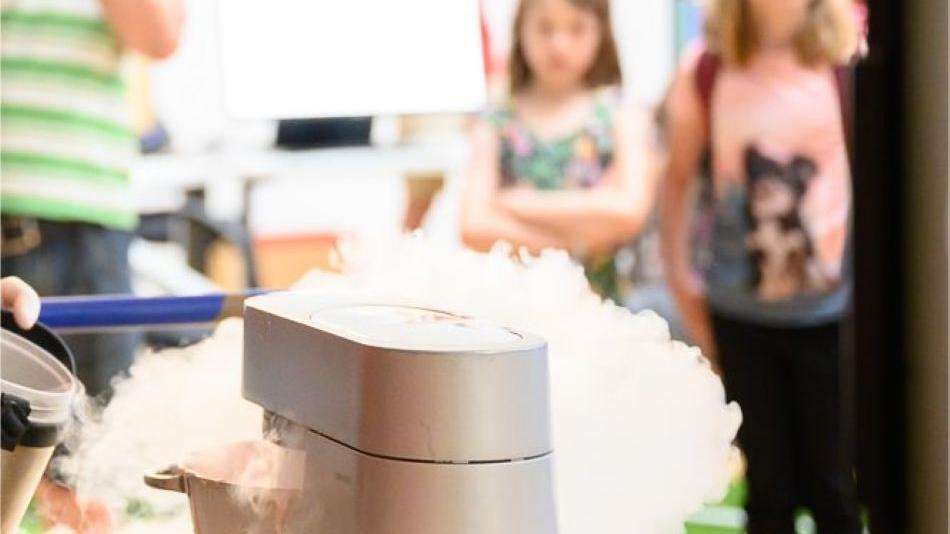 [LNF26] B03: (H)Eis(s)hunger bei -196 °C – Schockfrieren mit flüssigem Stickstoff